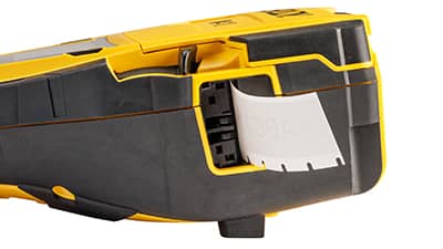 Porty USB-A a USB-C na bočnej strane tlačiarne M710.